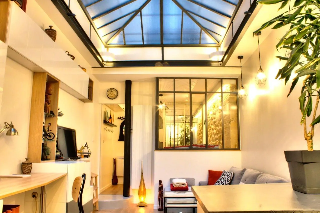 Former Art Studio Under Glass Roof In Strasbourg St-denis Welkeys Paris